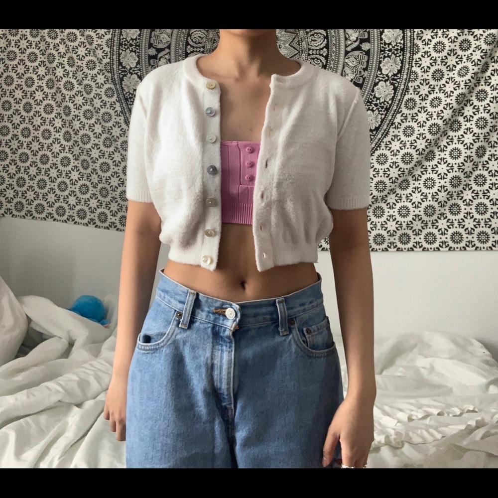 aritzia shrunken cardigan in size xs